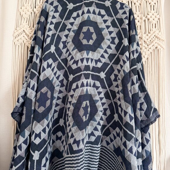 World Market Blanket Poncho One Size GUC - Picture 5 of 6